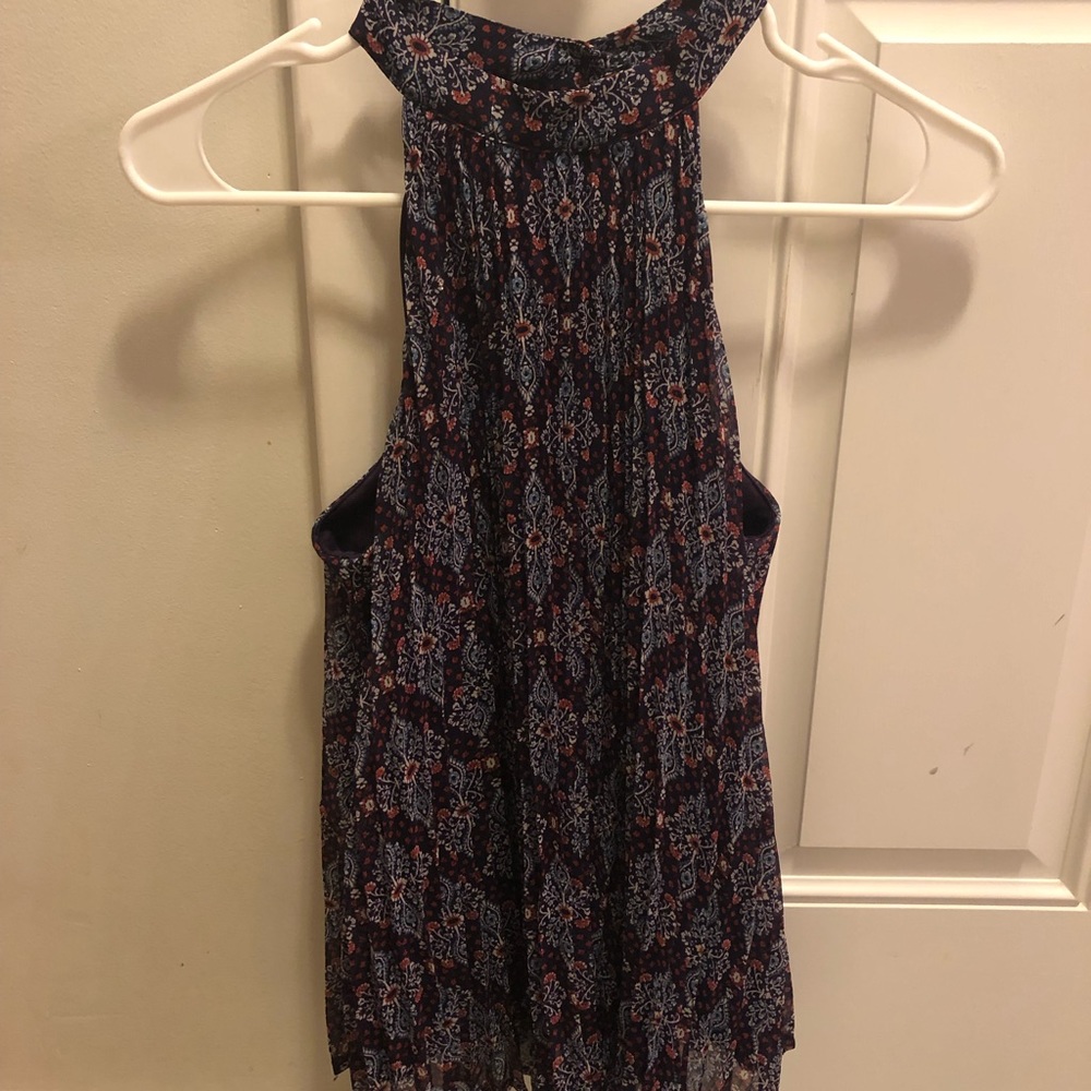 Sleeveless go out shirt